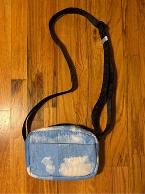 Baggu Cloud Camera Crossbody